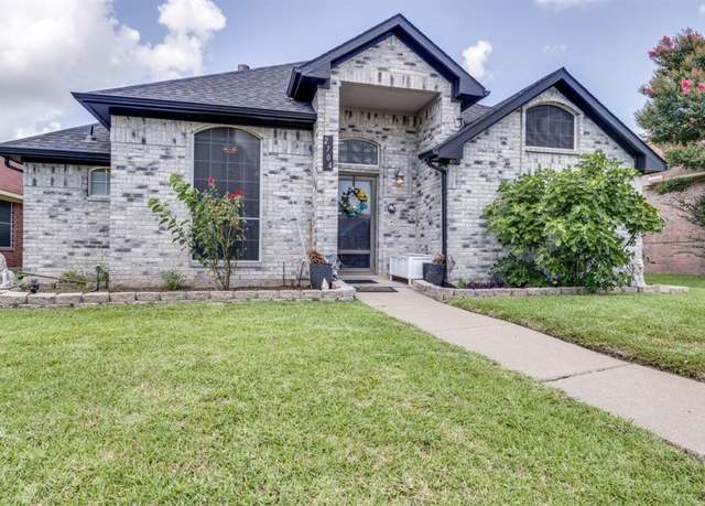 Property at 2704 Clearwater Dr, Mesquite, TX 75181, 3 beds, 2 baths