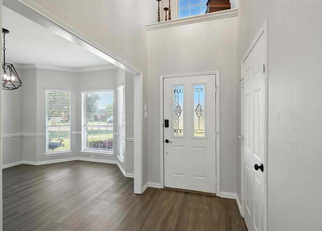 Property at 106 N Blue Bonnet Cir, Justin, TX 76247, 3 beds, 2 baths