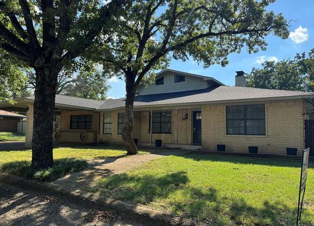 Property at 703 San Jacinto St, Mineral Wells, TX 76067, 5 beds, 4 baths
