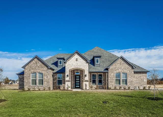 Property at 4021 Lagos Dr, Midlothian, TX 76065, 4 beds, 2.5 baths