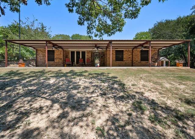 Property at 2815 Bells Chapel Rd, Waxahachie, TX 75165, 4 beds, 3 baths
