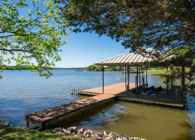 Property at 80 Bayside Cir, Gainesville, TX 76240, 3 beds, 2 baths