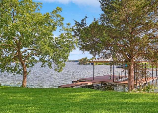 Property at 80 Bayside Cir, Gainesville, TX 76240, 3 beds, 2 baths