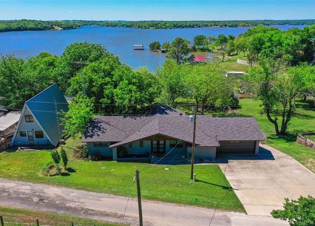 Property at 80 Bayside Cir, Gainesville, TX 76240, 3 beds, 2 baths