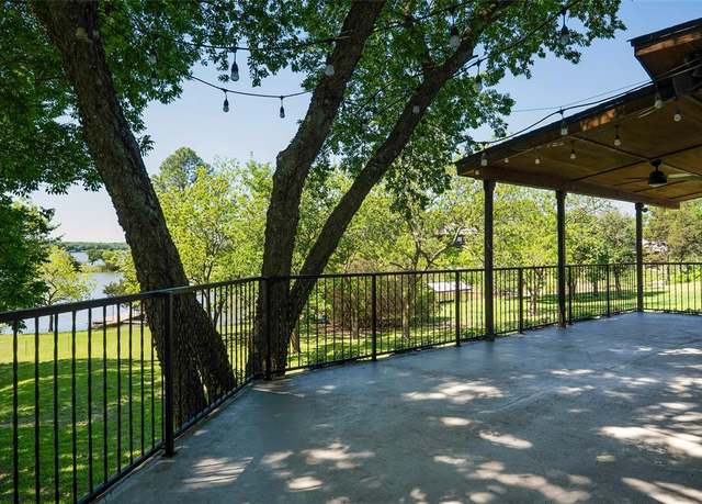 Property at 80 Bayside Cir, Gainesville, TX 76240, 3 beds, 2 baths