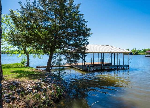 Property at 80 Bayside Cir, Gainesville, TX 76240, 3 beds, 2 baths