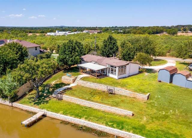 Property at 3107 Sunrise Ct, Granbury, TX 76048, 3 beds, 2 baths