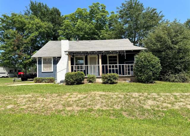 Property at 111 S Riddle Ave, Mount Pleasant, TX 75455, 2 beds, 1 bath