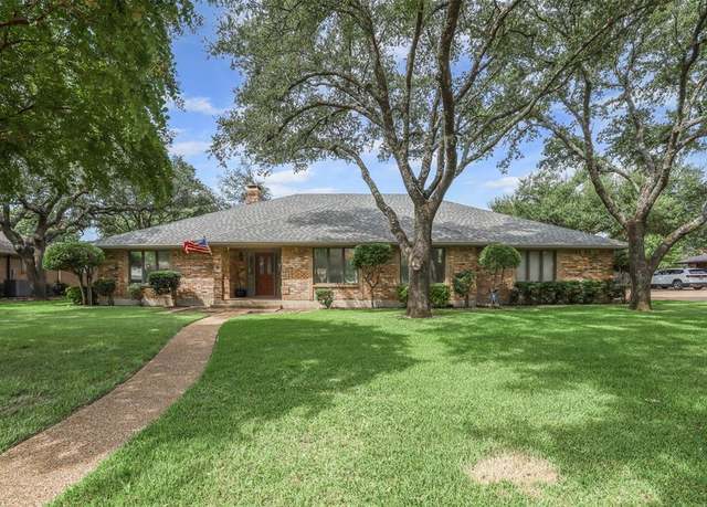 Property at 600 Hyde Park Blvd, Cleburne, TX 76033, 3 beds, 3 baths