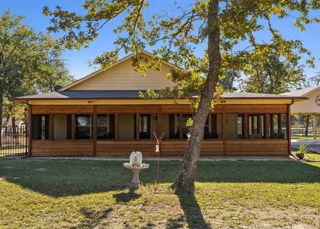 Property at 2261 W US Highway 69, Emory, TX 75440, 3 beds, 2 baths