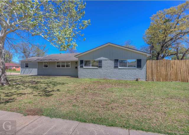 Property at 1502 Mark Ave, Bossier City, LA 71112, 4 beds, 2 baths