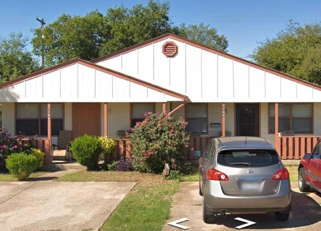 Property at 1104 Suburban St, Cedar Hill, TX 75104, 4 beds, 3 baths