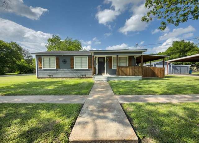 Property at 404 W Jefferson Ave, Whitney, TX 76692, 3 beds, 1 bath