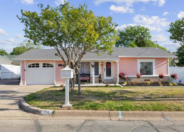Property at 114 W Doyle St, Granbury, TX 76048, 5 beds, 2 baths