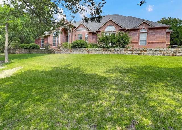 Property at 6420 Shady Oaks Ln, Midlothian, TX 76065, 3 beds, 4.5 baths