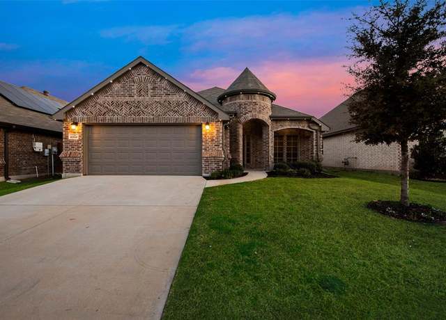 Property at 6348 Red Cliff Dr, Fort Worth, TX 76179, 3 beds, 2 baths