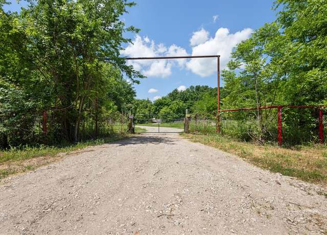 Property at 15800 County Road 4009, Mabank, TX 75147, 4 beds, 2.5 baths