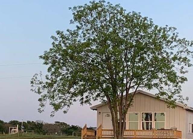 Property at 115 Private Road Ln, Donie, TX 75838, 1 bed, 1 bath