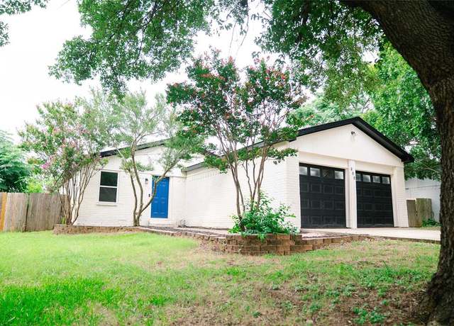 Property at 808 Hollow Creek Rd, Burleson, TX 76028, 3 beds, 2 baths