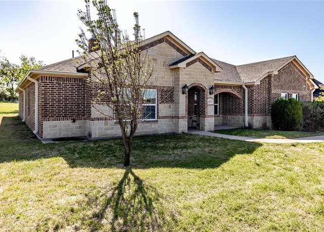 Property at 1614 Pebble Beach Ln, Cedar Hill, TX 75104, 4 beds, 3.5 baths