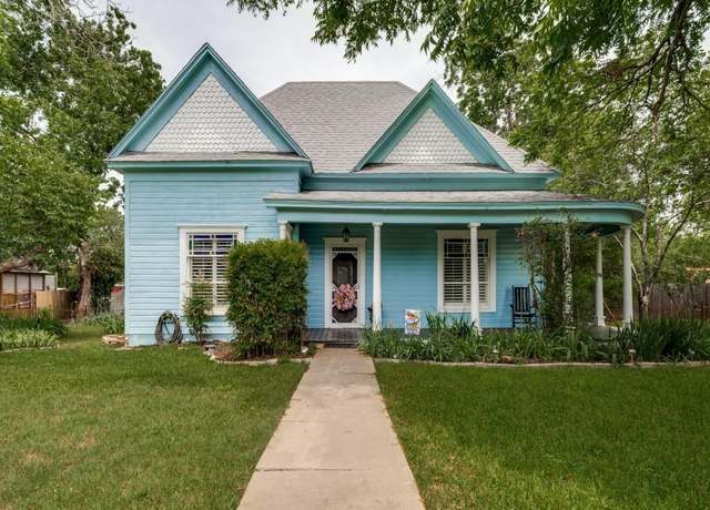 Property at 320 S Ward St, Italy, TX 76651, 3 beds, 2 baths