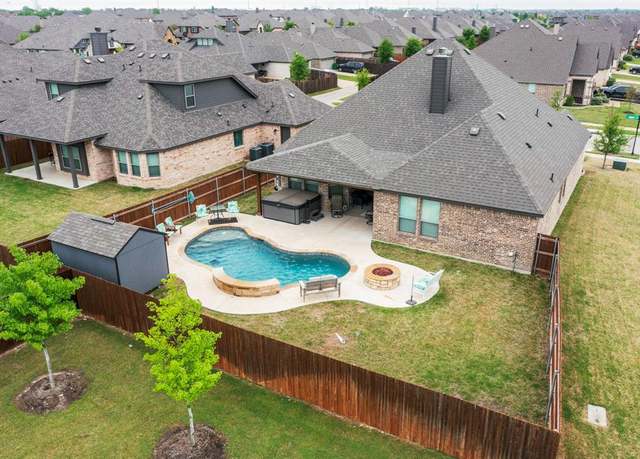Property at 412 Abbott Ln, Waxahachie, TX 75165, 3 beds, 2 baths