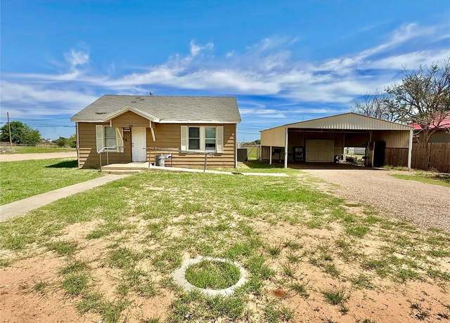 Property at 416 W 14th St, Post, TX 79356, 3 beds, 1.5 baths