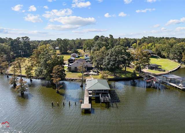Property at 7550 S Lakeshore Dr, Shreveport, LA 71119, 3 beds, 2 baths