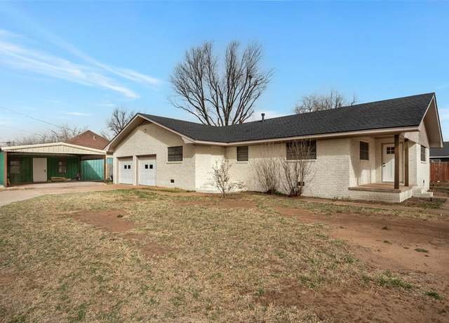 Property at 411 N 5th Ave, Munday, TX 76371, 3 beds, 2 baths