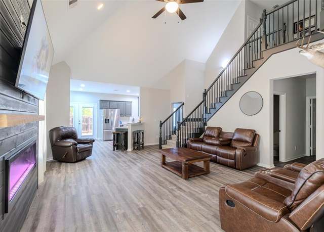 Property at 230 Greathouse Vlg, Decatur, TX 76234, 2 beds, 2.5 baths