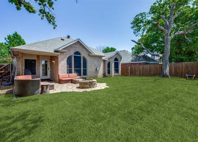 Property at 6828 Crenshaw Ln, Denton, TX 76210, 3 beds, 2 baths