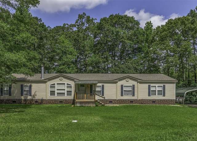Property at 233 Queen St, Haughton, LA 71037, 4 beds, 2 baths