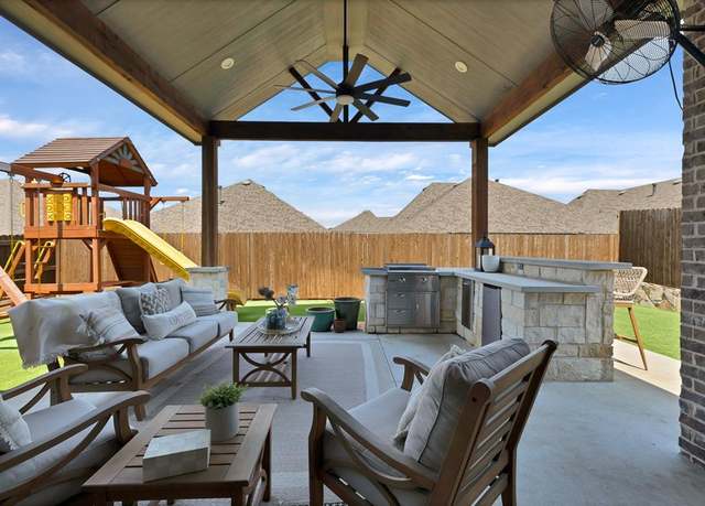 Property at 1920 Barnhill Ln, Van Alstyne, TX 75495, 4 beds, 3 baths