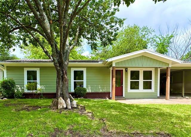 Property at 318 Live Oak Ln, Weatherford, TX 76086, 3 beds, 2 baths