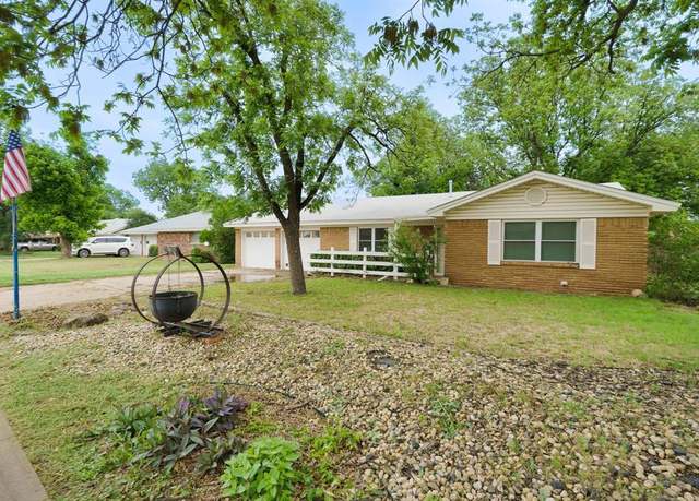Property at 1613 Westwood Dr, Abilene, TX 79603, 3 beds, 2 baths