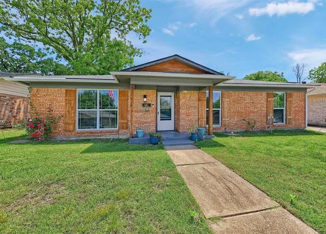 Property at 112 S Wood Ave, Denison, TX 75020, 3 beds, 2 baths
