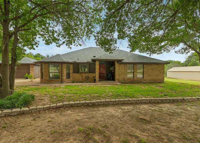 Property at 109 Melody Ln, Weatherford, TX 76087, 3 beds, 2 baths