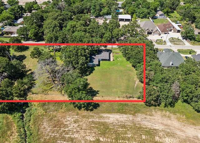 Property at 10524 Grady Ln, Dallas, TX 75217, 3 beds, 1 bath