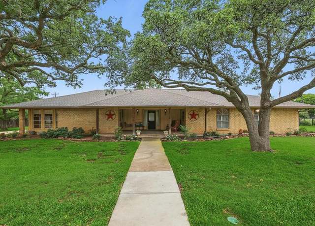 Property at 1615 Lopo Rd, Flower Mound, TX 75028, 4 beds, 3.5 baths