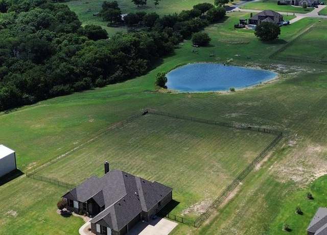 Property at 205 Blue Ridge Dr, Waxahachie, TX 75167, 3 beds, 2.5 baths