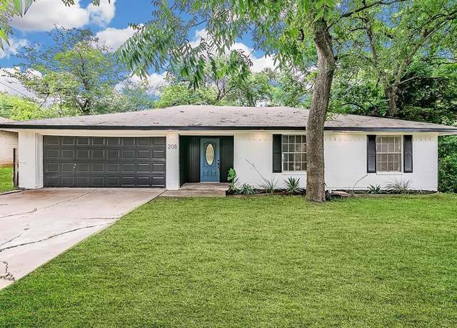Property at 208 Evelyn St, Desoto, TX 75115, 3 beds, 2 baths