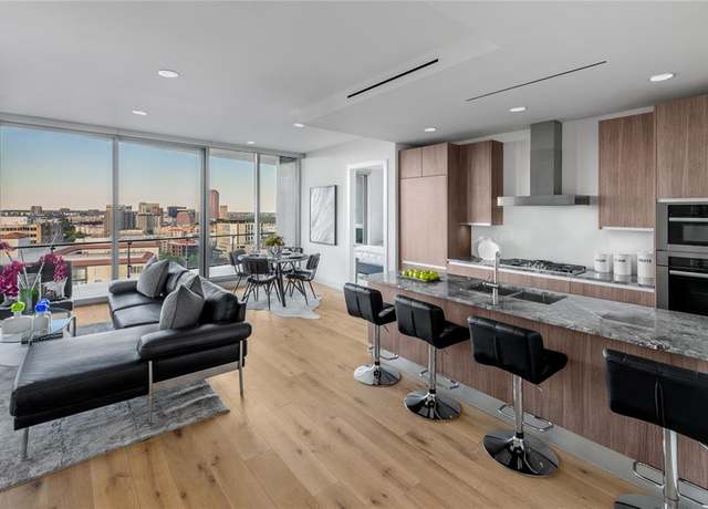 Property at 3130 N Harwood St #1905, Dallas, TX 75201, 2 beds, 2.5 baths