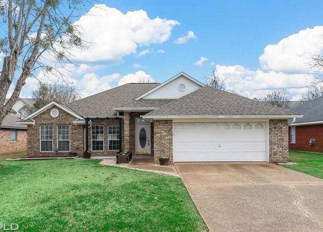 Property at 2212 Middle Creek Blvd, Bossier City, LA 71111, 4 beds, 2 baths