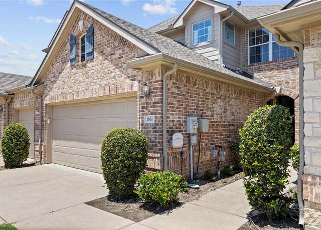 Property at 1861 Sandpiper Ln, Carrollton, TX 75007, 3 beds, 2.5 baths
