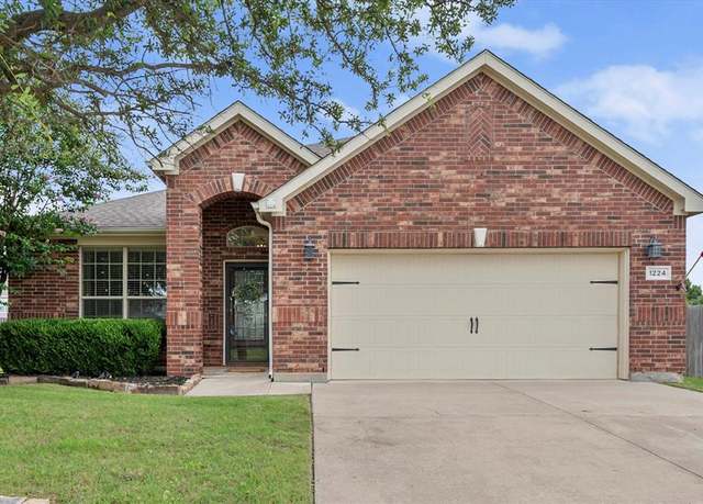 Property at 1224 Shelley Dr, Burleson, TX 76028, 3 beds, 2 baths