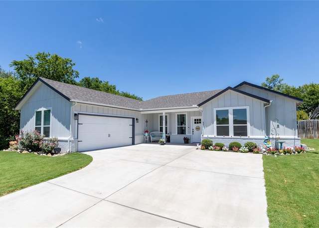 Property at 5523 Firewood Trl, Granbury, TX 76048, 3 beds, 2 baths