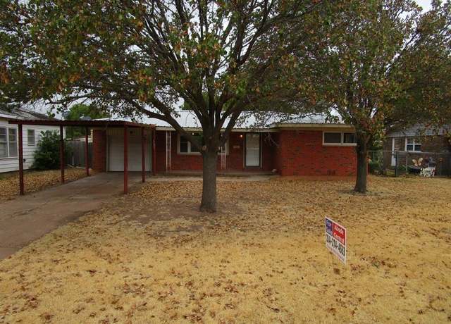 Property at 406 W 15th St, Quanah, TX 79252, 2 beds, 1 bath
