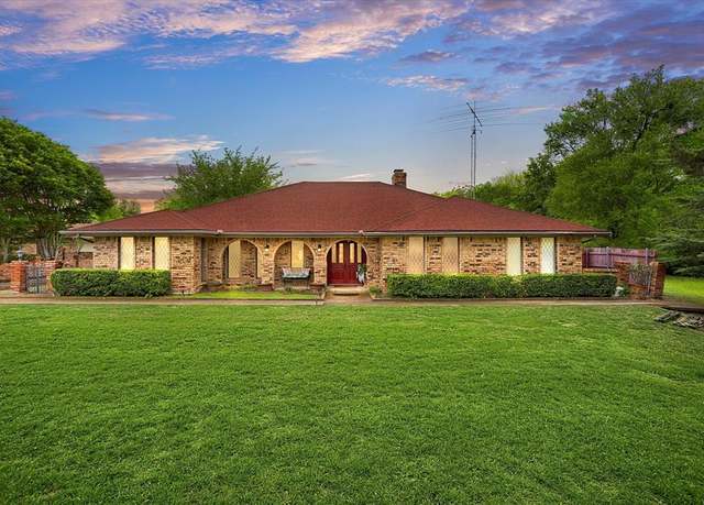 Property at 1154 Lynn Way, Waxahachie, TX 75165, 4 beds, 4 baths