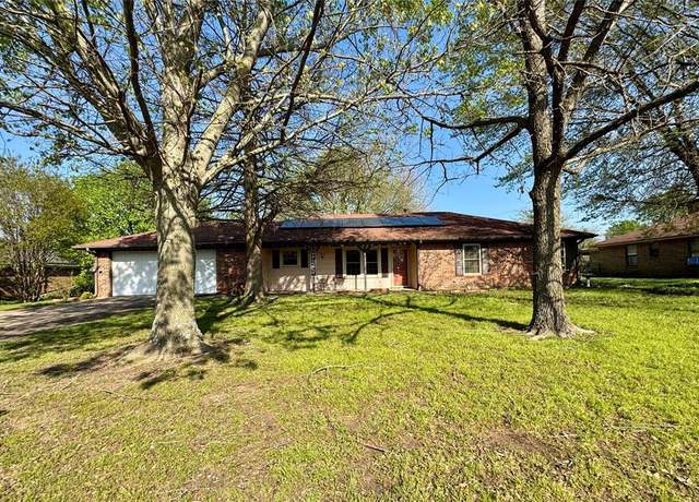 Property at 745 SW 42nd, Paris, TX 75460, 3 beds, 2 baths