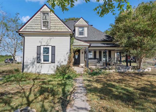 Property at 1025 County Road 2421, Hillsboro, TX 76645, 5 beds, 2 baths